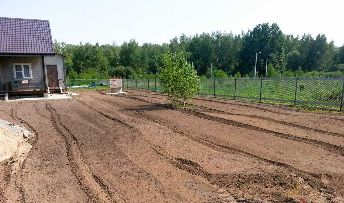 Как засыпать огород землей