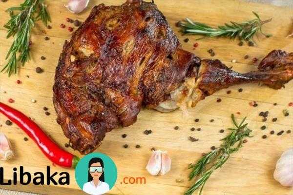Запеченная баранья нога в духовке. рецепт в фольге, рукаве с овощами, айвой, розмарином, картофелем от сталика ханкишиева, юлии высоцкой. фото